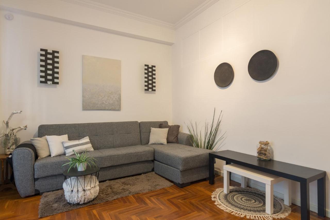 Classic And Modern Apartment In 雅典 外观 照片