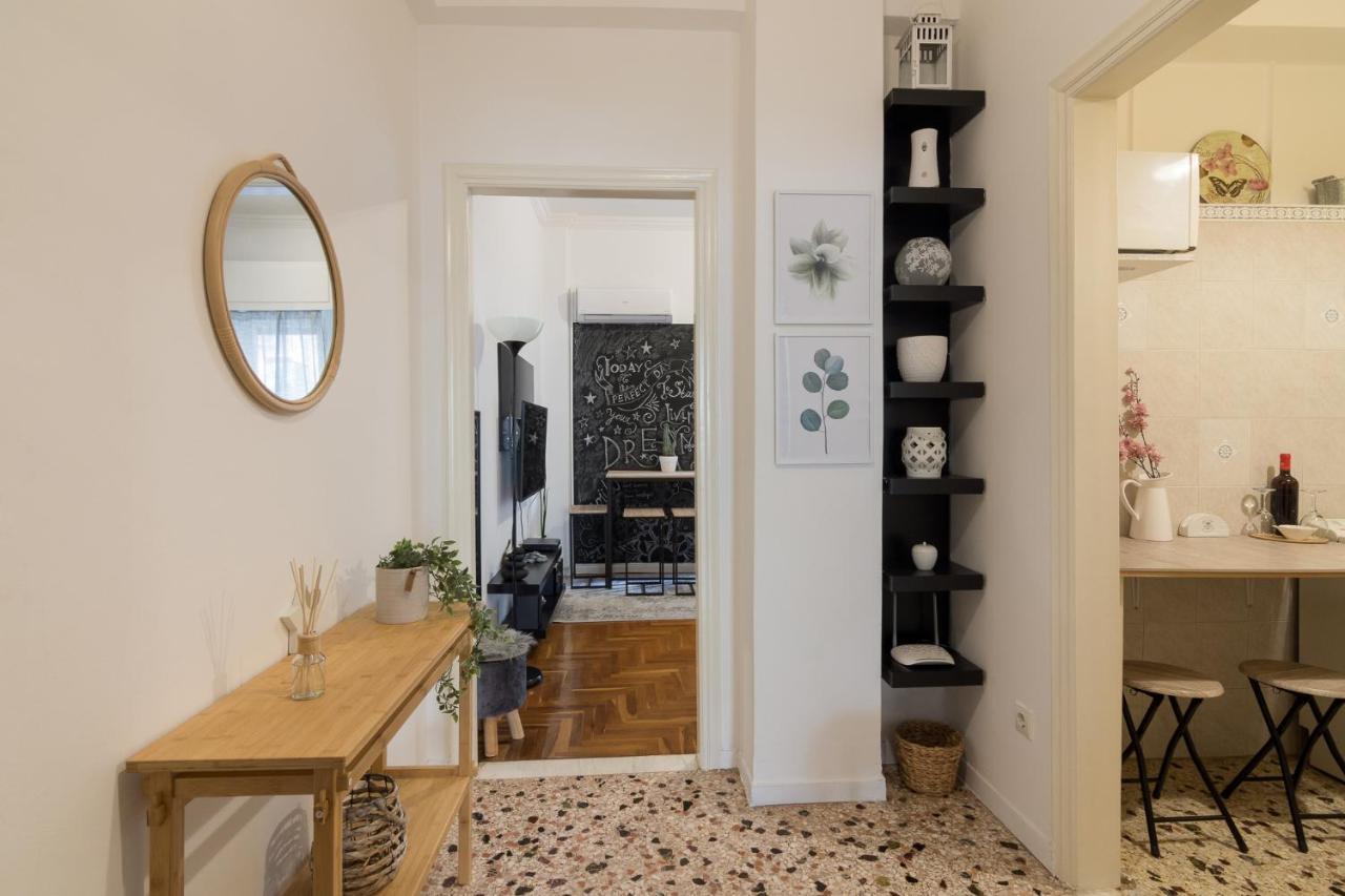 Classic And Modern Apartment In 雅典 外观 照片